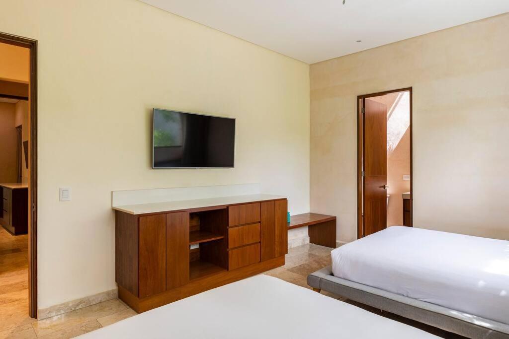 Enjoy Nature At With 100 Year Old Tree, Private Pool & Concierge Service * Tulum
