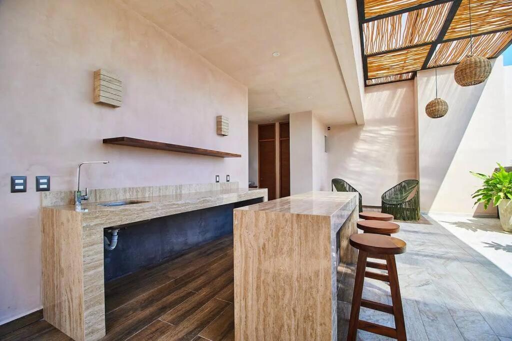 Frida's Artsy With Own Mural, Outdoor Tub & Rooftop Pool Apartamento