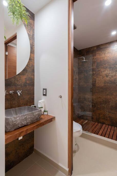 Frida's Artsy With Own Mural, Outdoor Tub & Rooftop Pool Apartamento