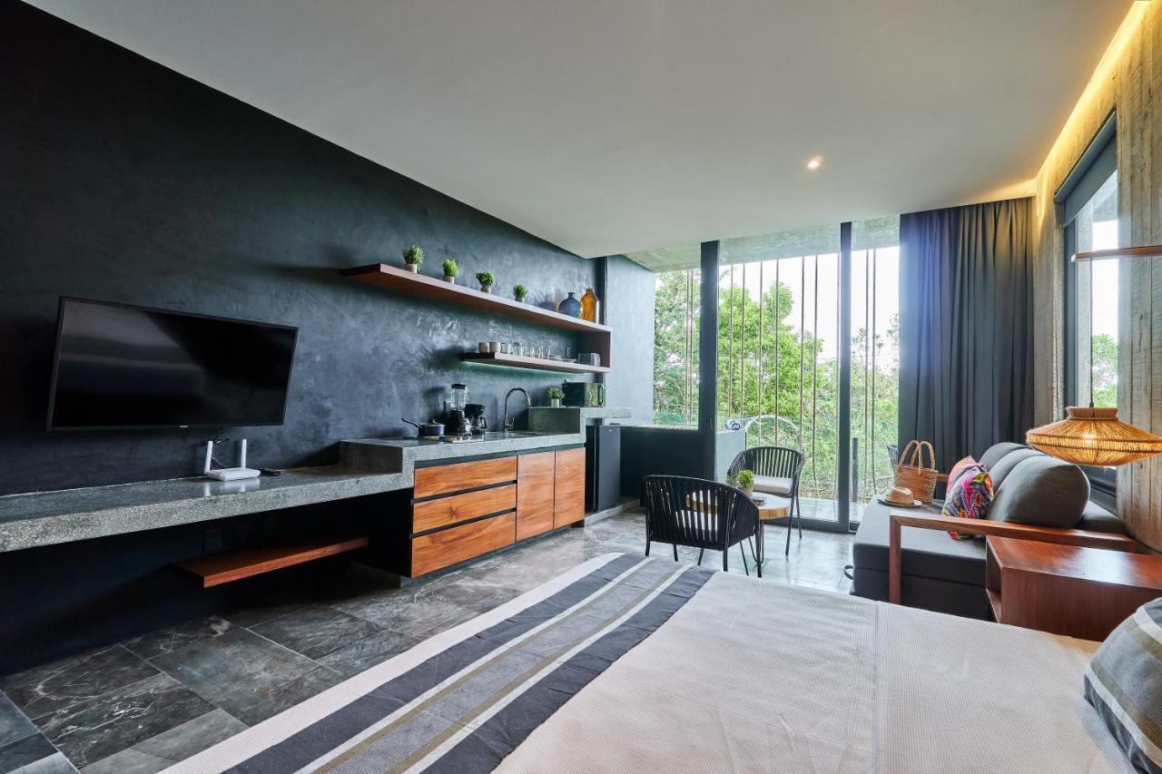 Bond - Centric & Private Plunge Pool & Club Access *