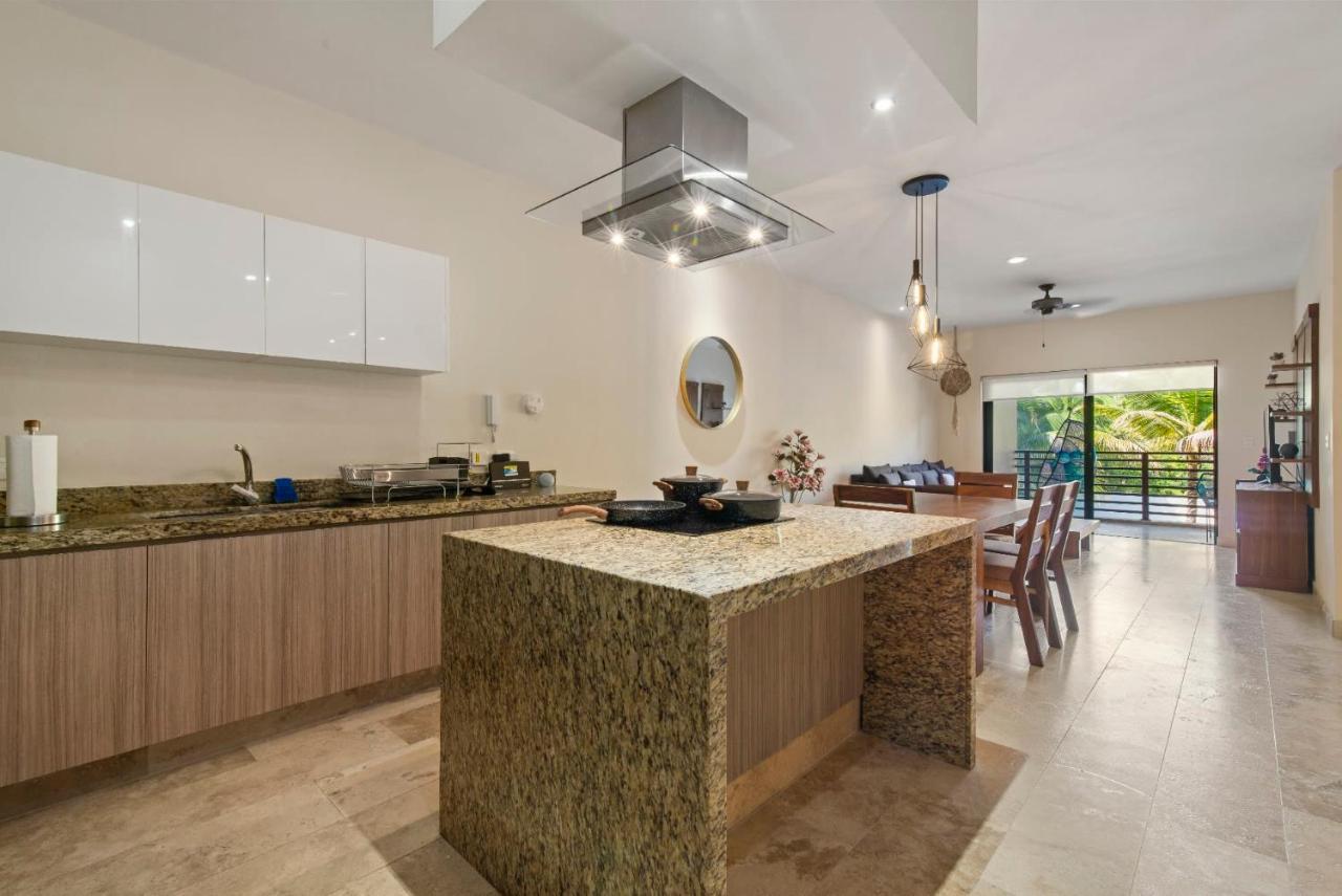 Tropical Elegance: Luxurious With Pool View Apartamento *