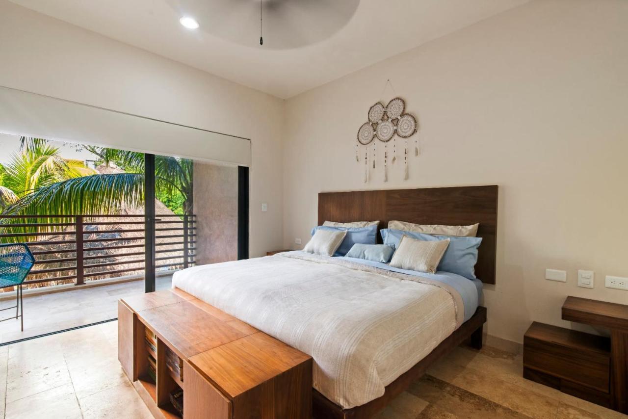 Tropical Elegance: Luxurious With Pool View Apartamento