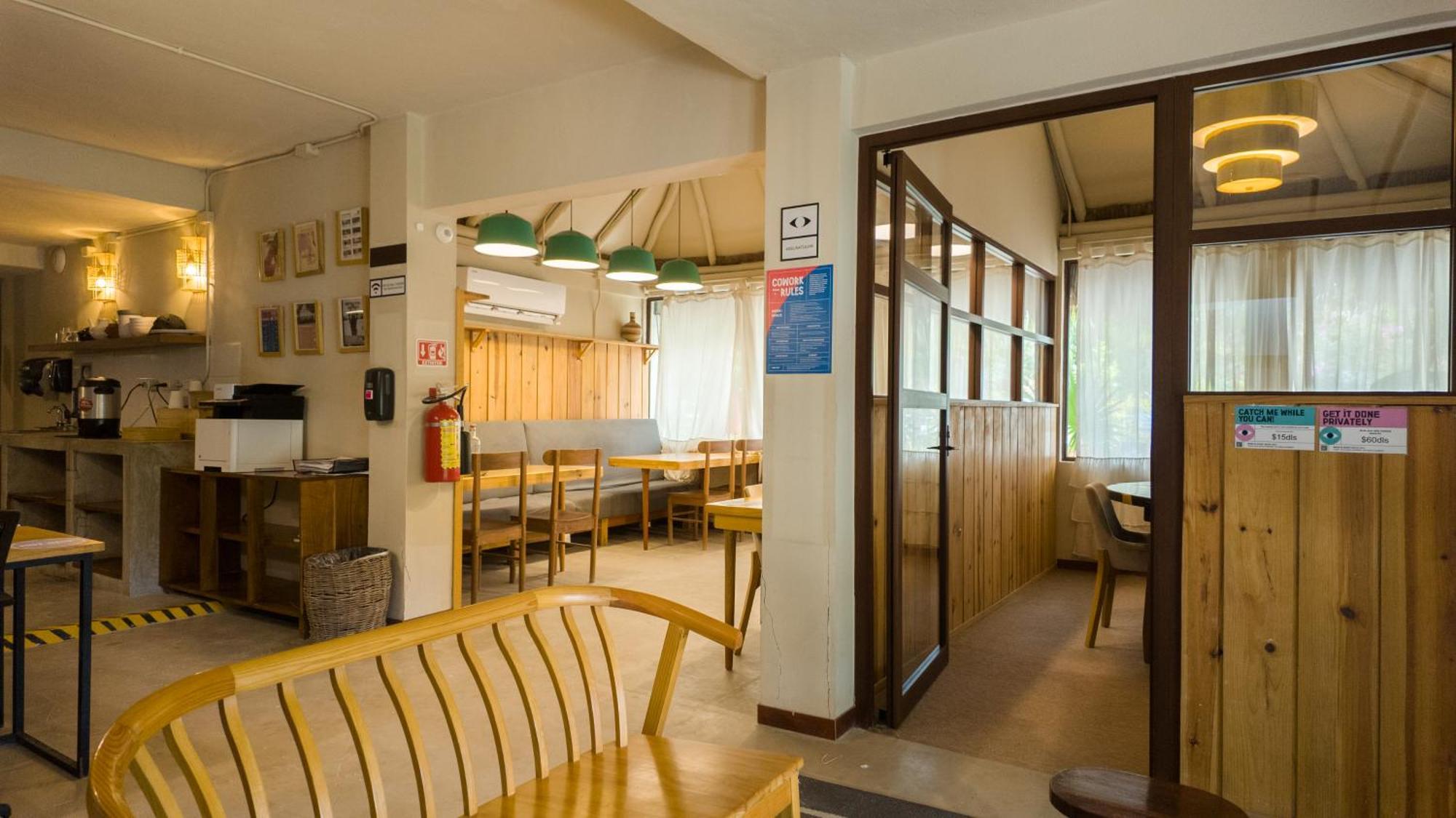Hotel Lirios