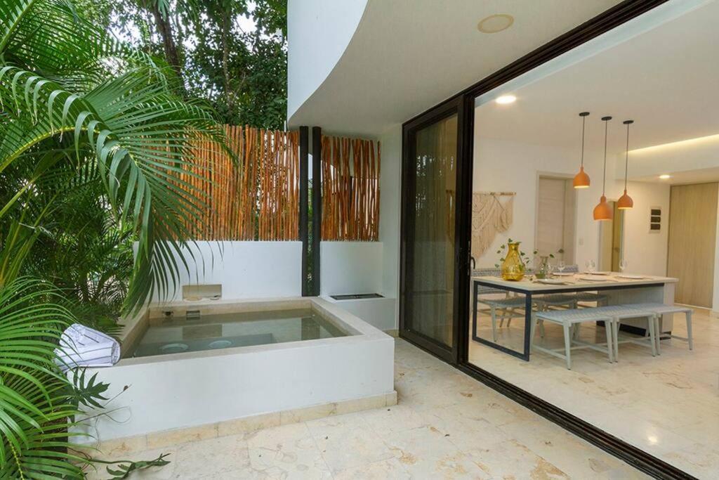 Apartment 2 Bedroom + Private Pool And Roof Top Terrace *