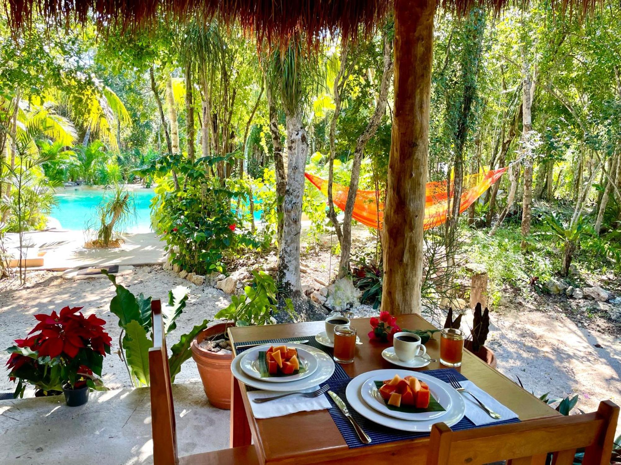 Glamping Bunga Lotus Camping Tulum