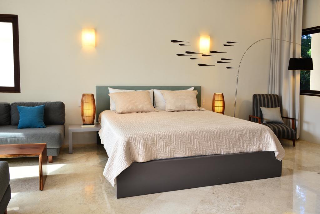 Intima Adults Only 3*
