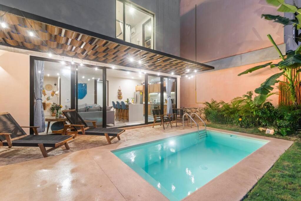 Casa Ohana~3br W/ Private Pool & Rooftop Jacuzzi, Wifi, Gym, & 5 Km To *