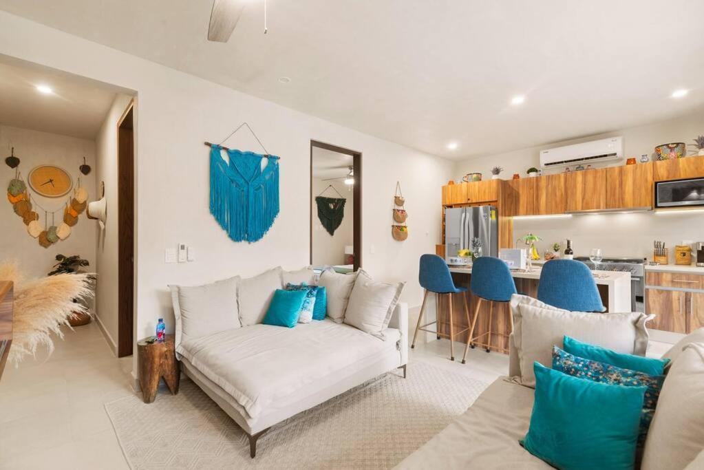 Casa Ohana~3br W/ Private Pool & Rooftop Jacuzzi, Wifi, Gym, & 5 Km To *