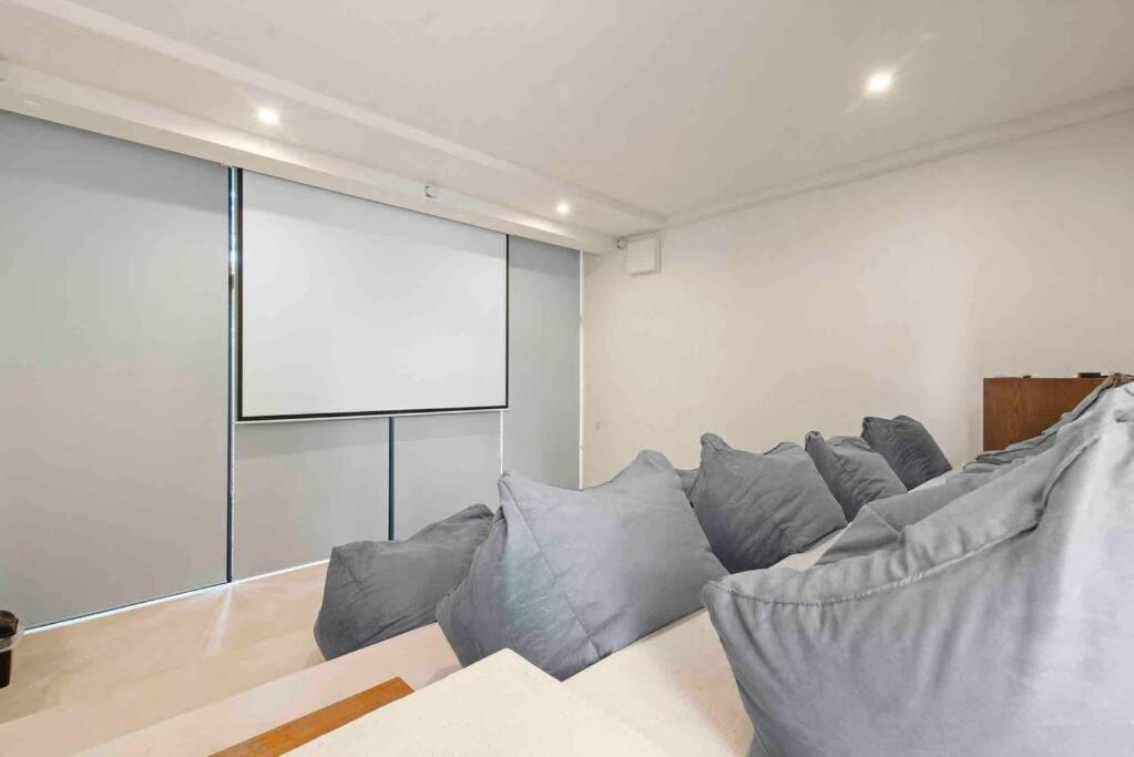 Casa Ohana~3br W/ Private Pool & Rooftop Jacuzzi, Wifi, Gym, & 5 Km To Villa *