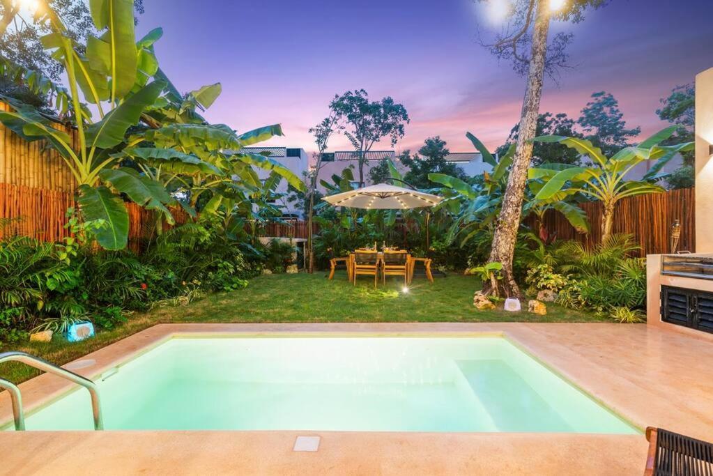 Villa Casa Ohana~3br W/ Private Pool & Rooftop Jacuzzi, Wifi, Gym, & 5 Km To *