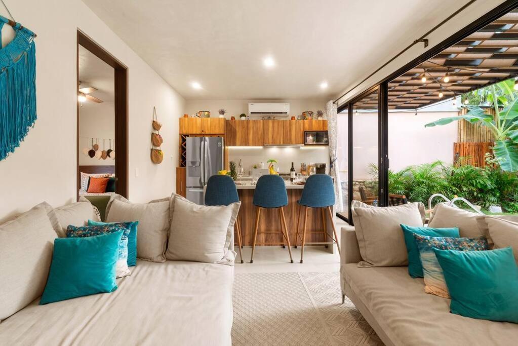 Casa Ohana~3br W/ Private Pool & Rooftop Jacuzzi, Wifi, Gym, & 5 Km To Villa Tulum