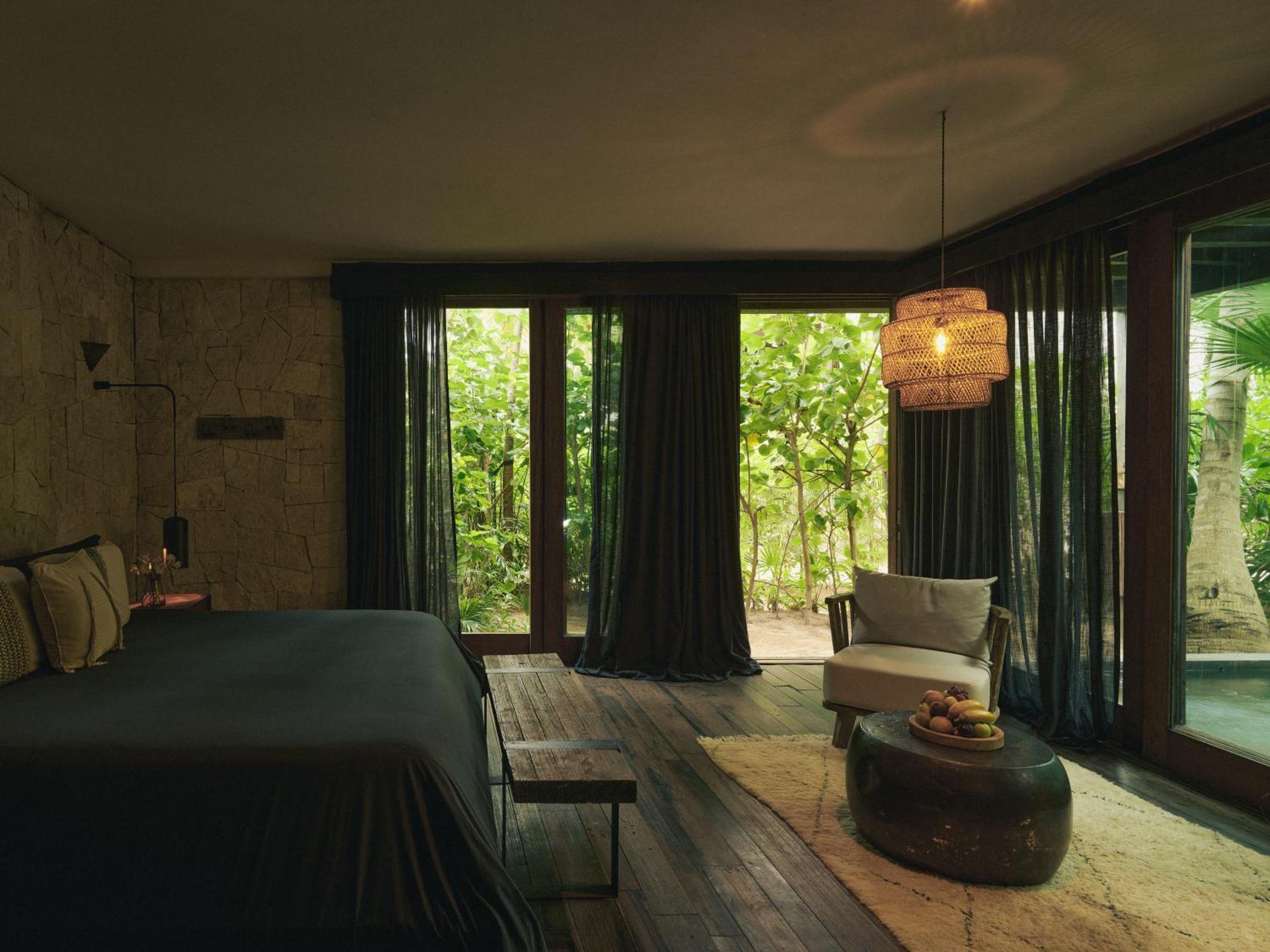 Be & (adults Only) 5*