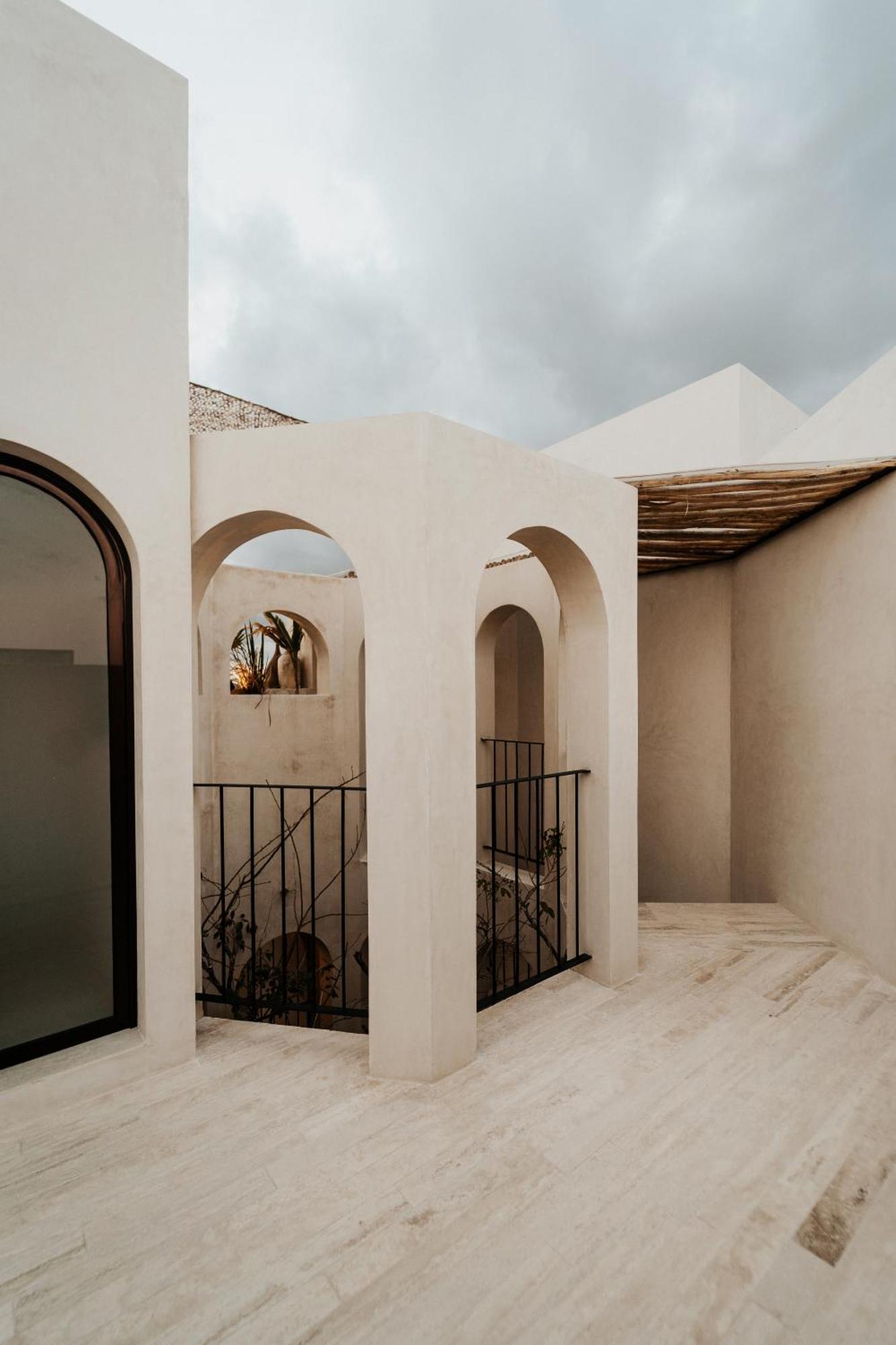 Villa Viento 4br 8pp Private Pool Rooftop Security *