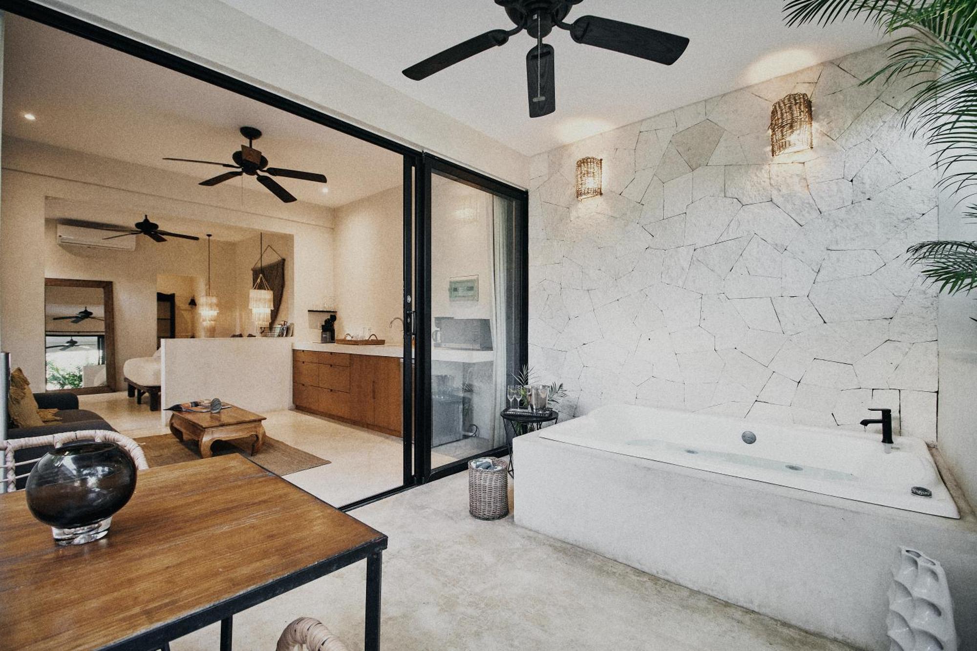 Yax'na House Luxury 240m2 - 12 Persons - 6 - 2 Swimming Pool - 3 Jacuzzis Tulum