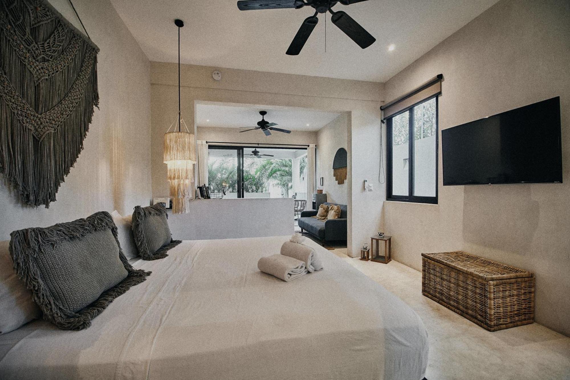 Villa Yax'na House Luxury 240m2 - 12 Persons - 6 - 2 Swimming Pool - 3 Jacuzzis *