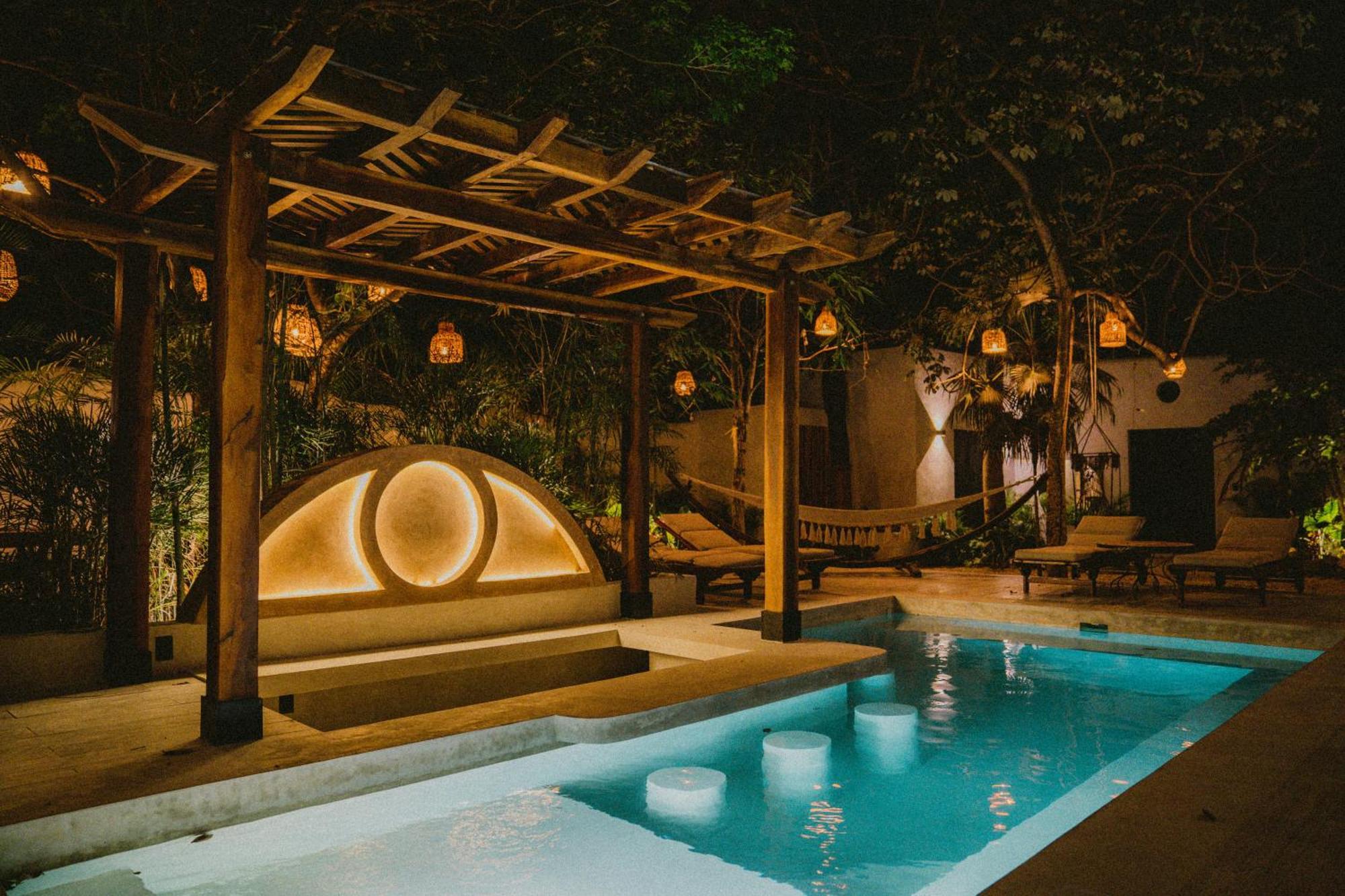 Casa Tira - Your Luxury Jungle Mansion In *