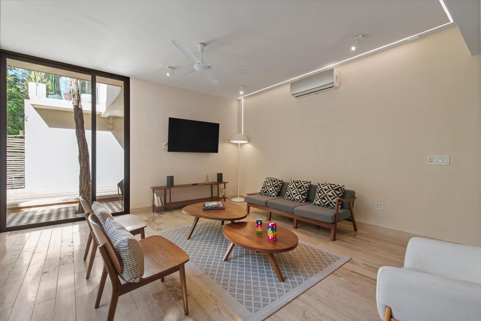 102-104 Amazing Private Pool And Fully Equipped