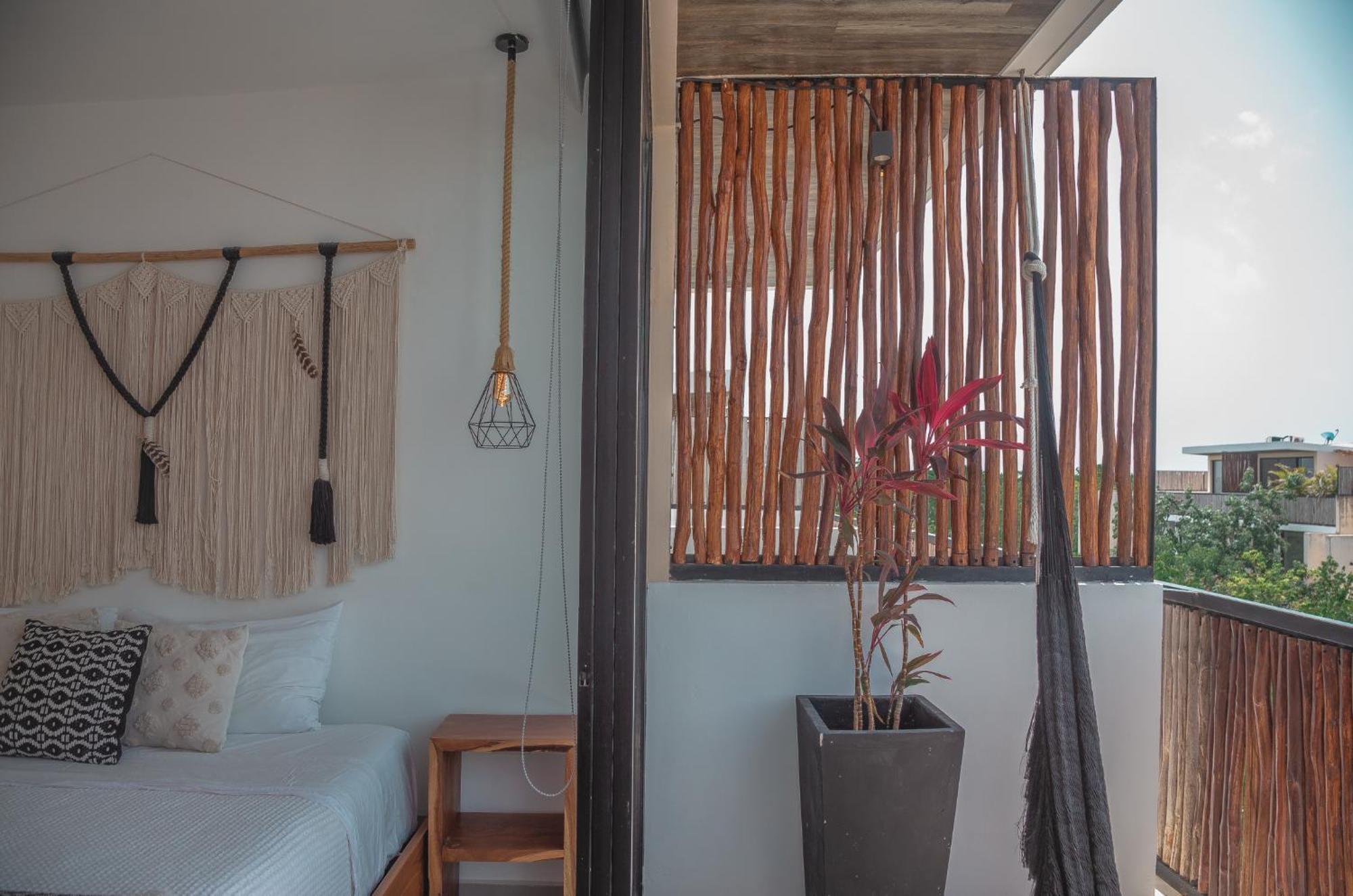 With Private Pool Apartamento