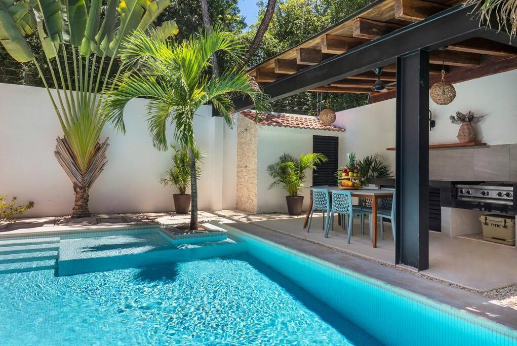 Wonderful Tropical 3br, Garden, Private Pool.