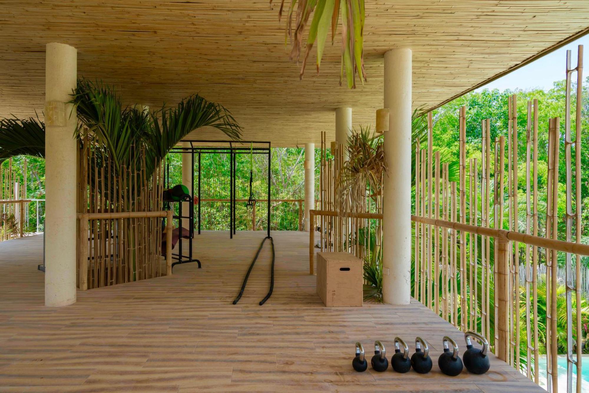 Beautiful Swim-up With Private Terrace, Pool And Jungle Gym Tulum