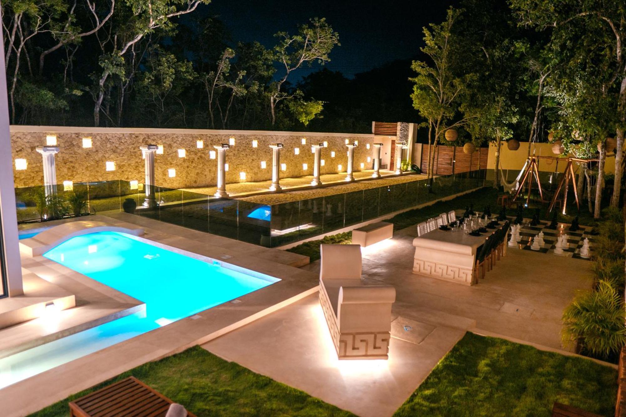 Villa Luxury Large Villa/2 Pools/ Jacuzzi/rooftop/cenote View