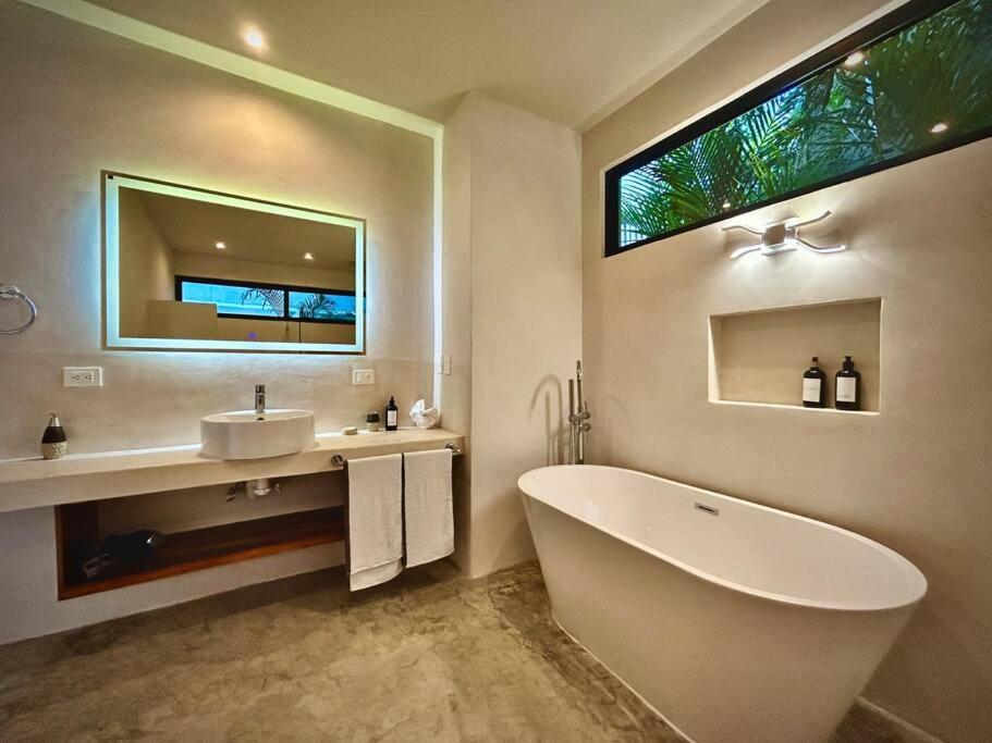 Stunning In The Heart Of La Veleta - Casa Jardin Villa *