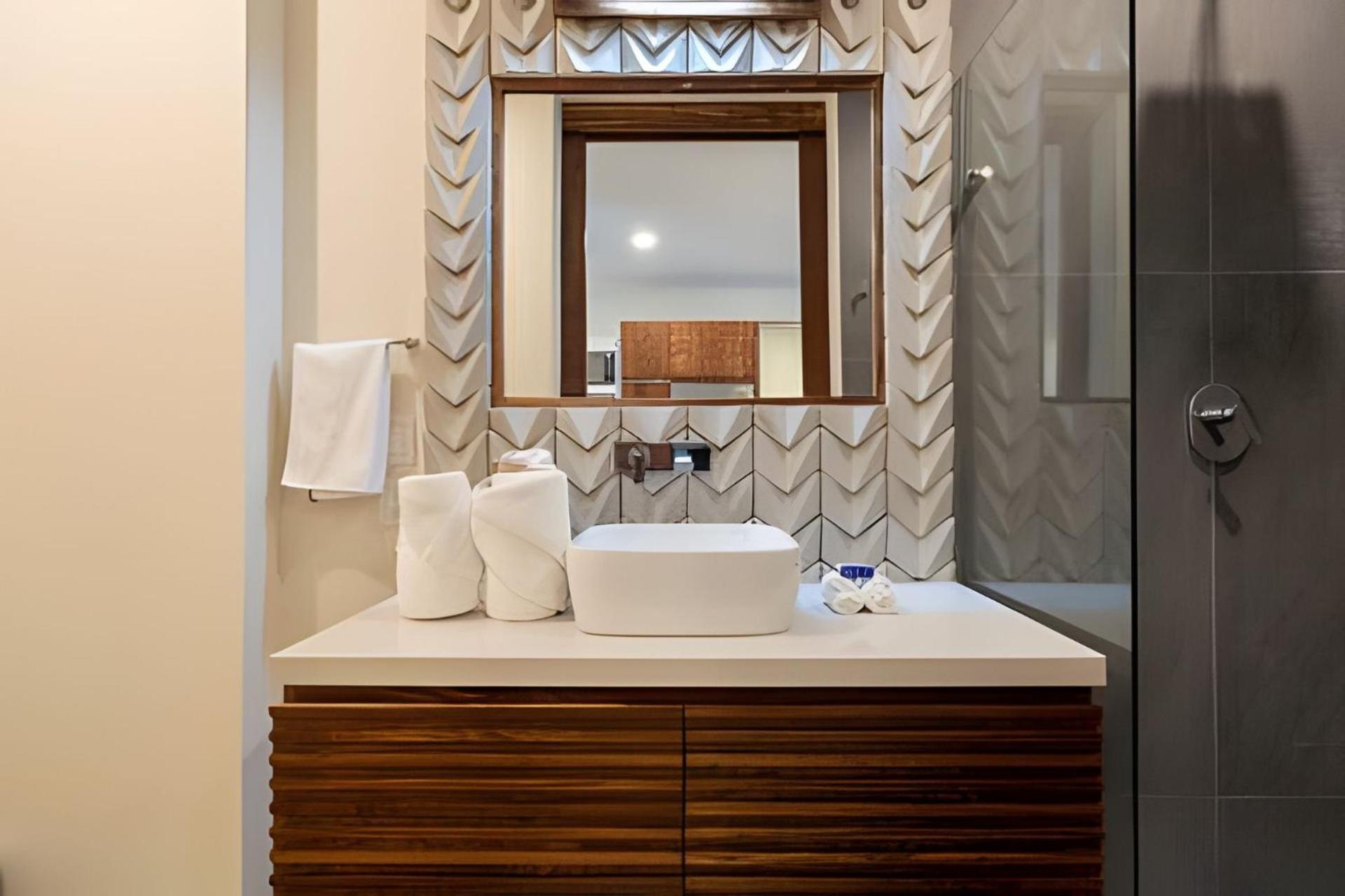 Penthouse With Private Pool Moots 303