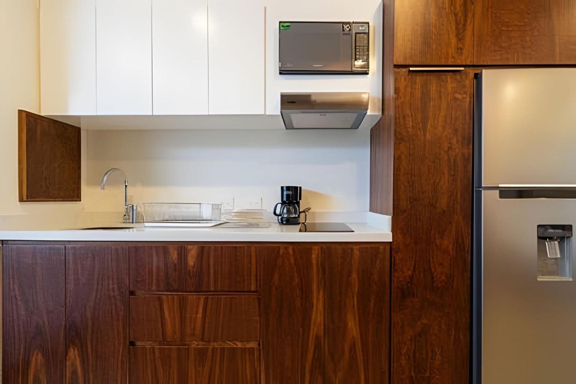 Apartment Moots *