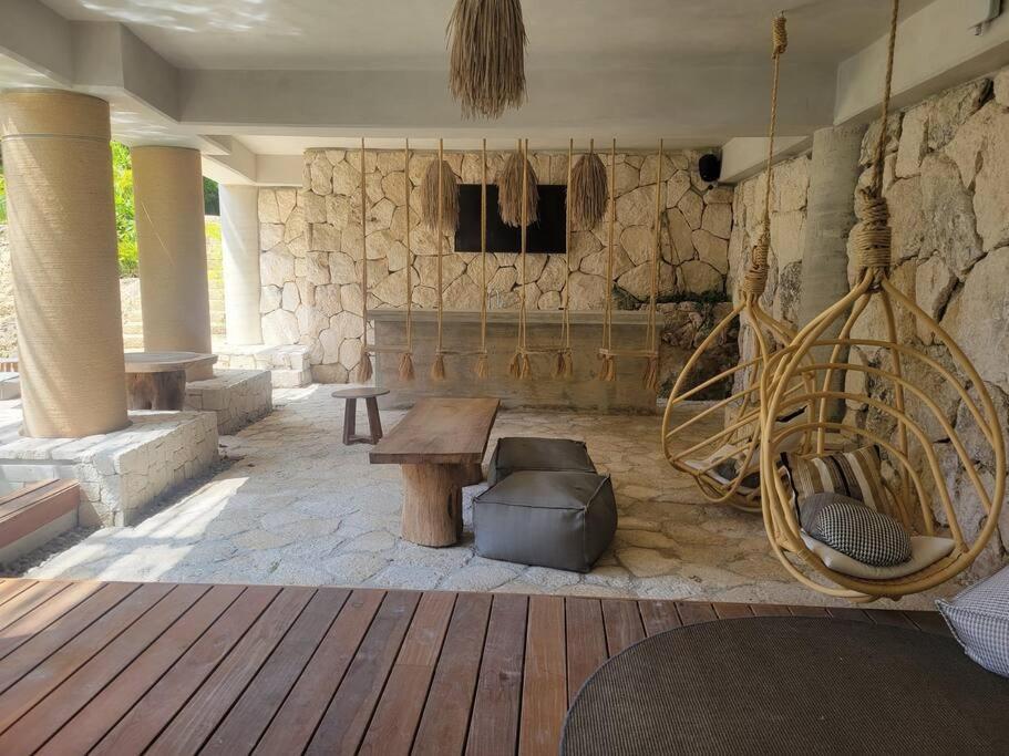 Xalet Luxury Condos. Apartamento *