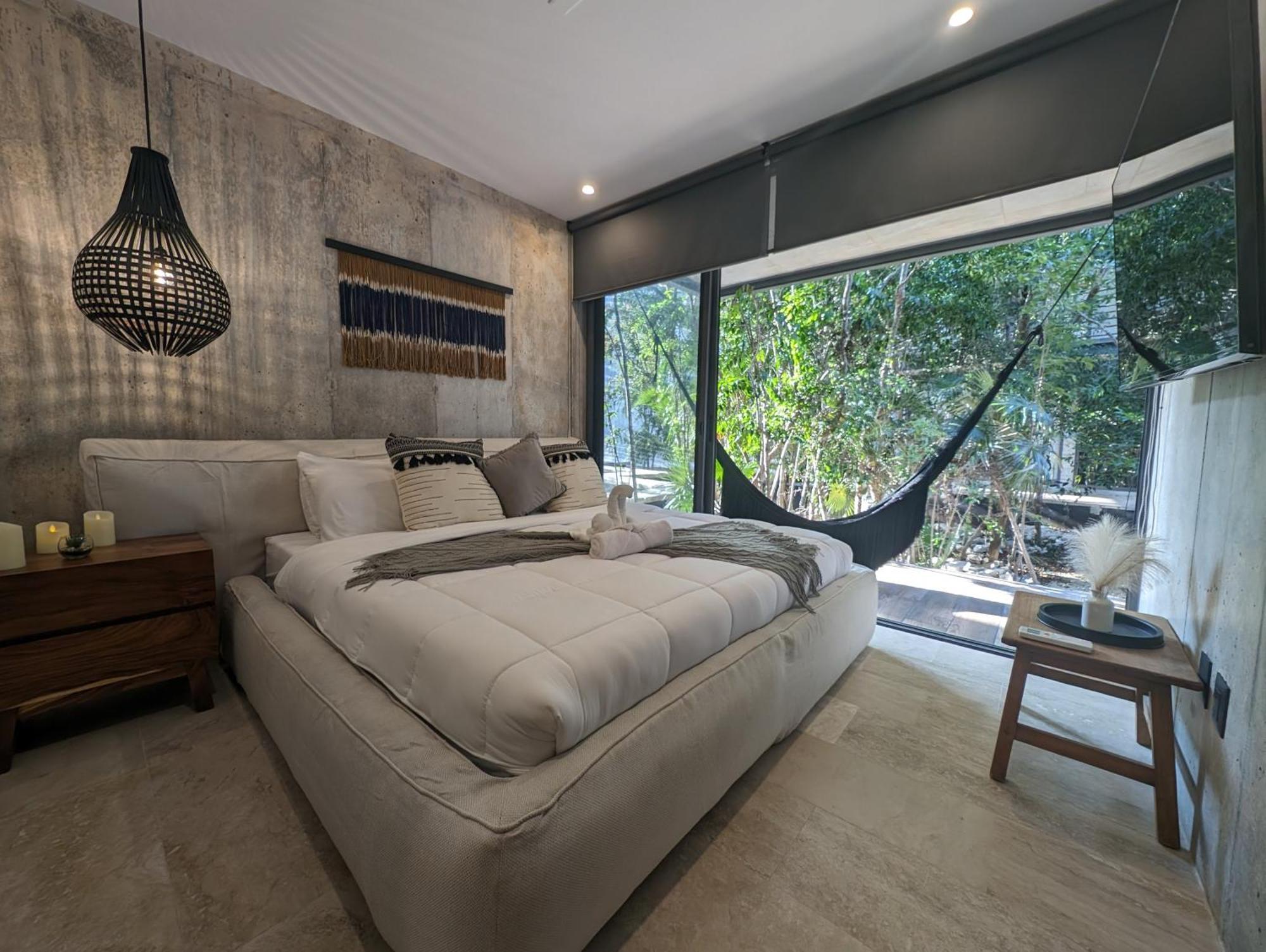 2-br Tropical Retreat With Sauna, Gym And Pool *