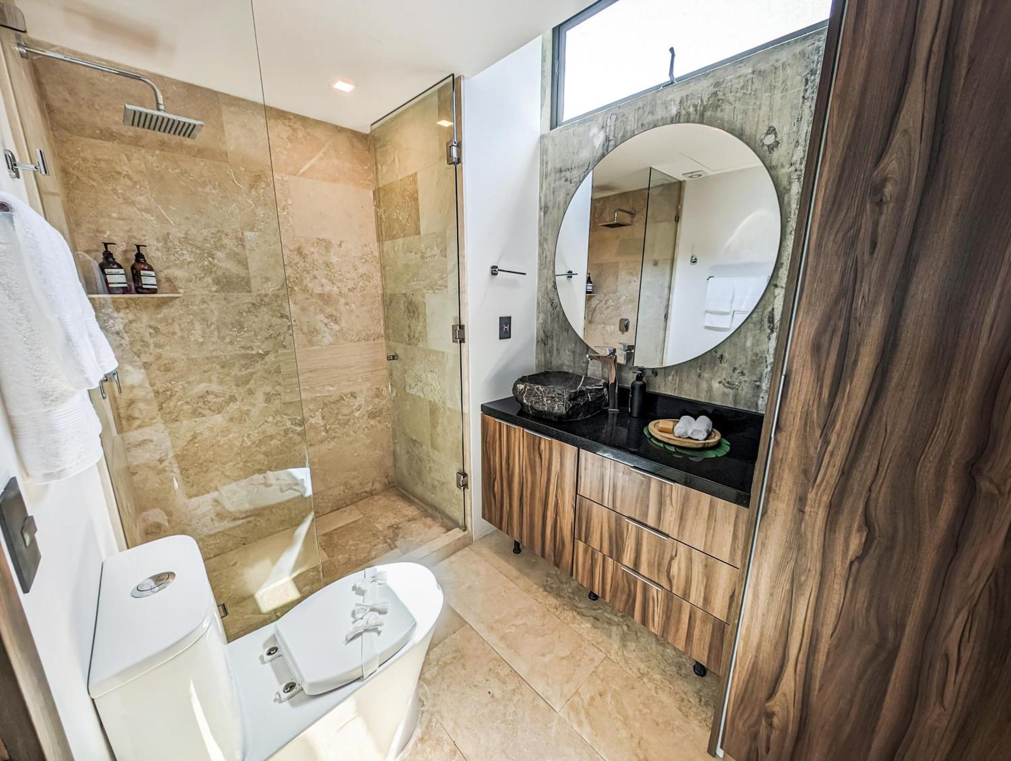 2-br Tropical Retreat With Sauna, Gym And Pool Apartamento