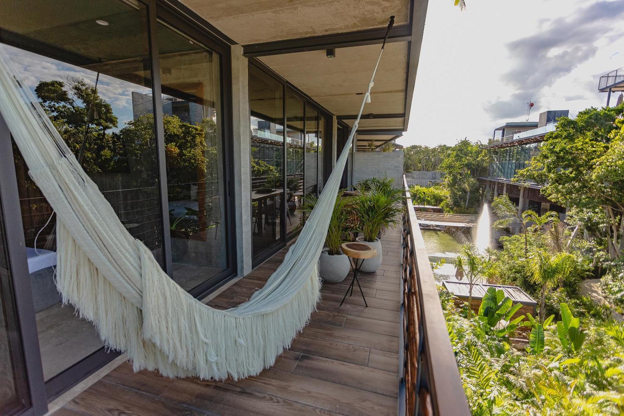 2-br Tropical Retreat With Sauna, Gym And Pool *