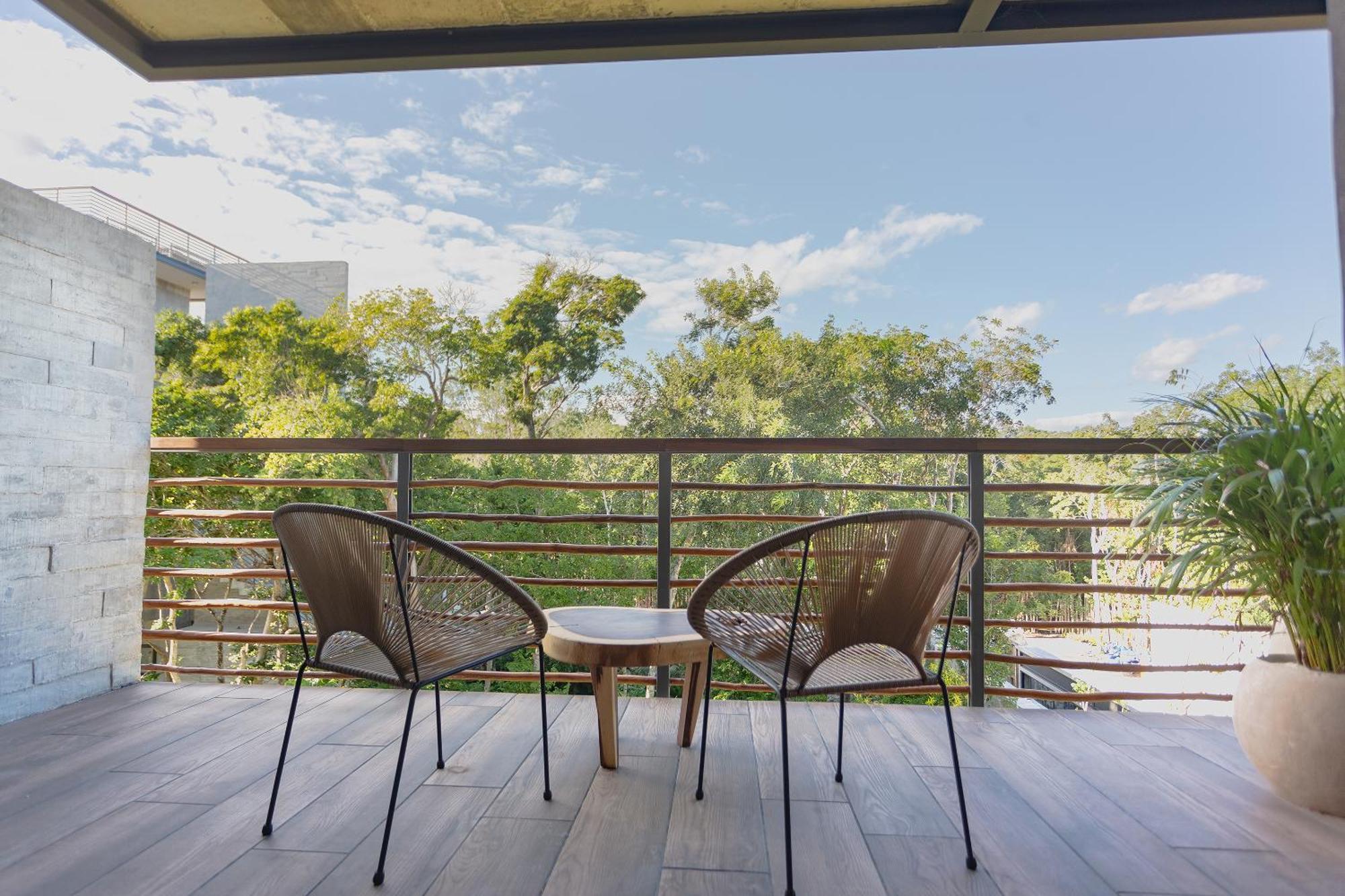 2-br Tropical Retreat With Sauna, Gym And Pool