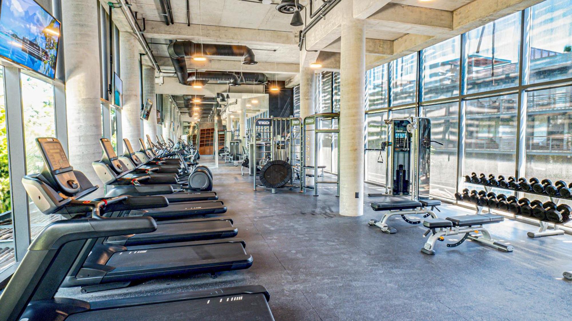 Apartamento Luxury Penthouse - Jacuzzi, Gym, Pool, Sauna & Bbq *