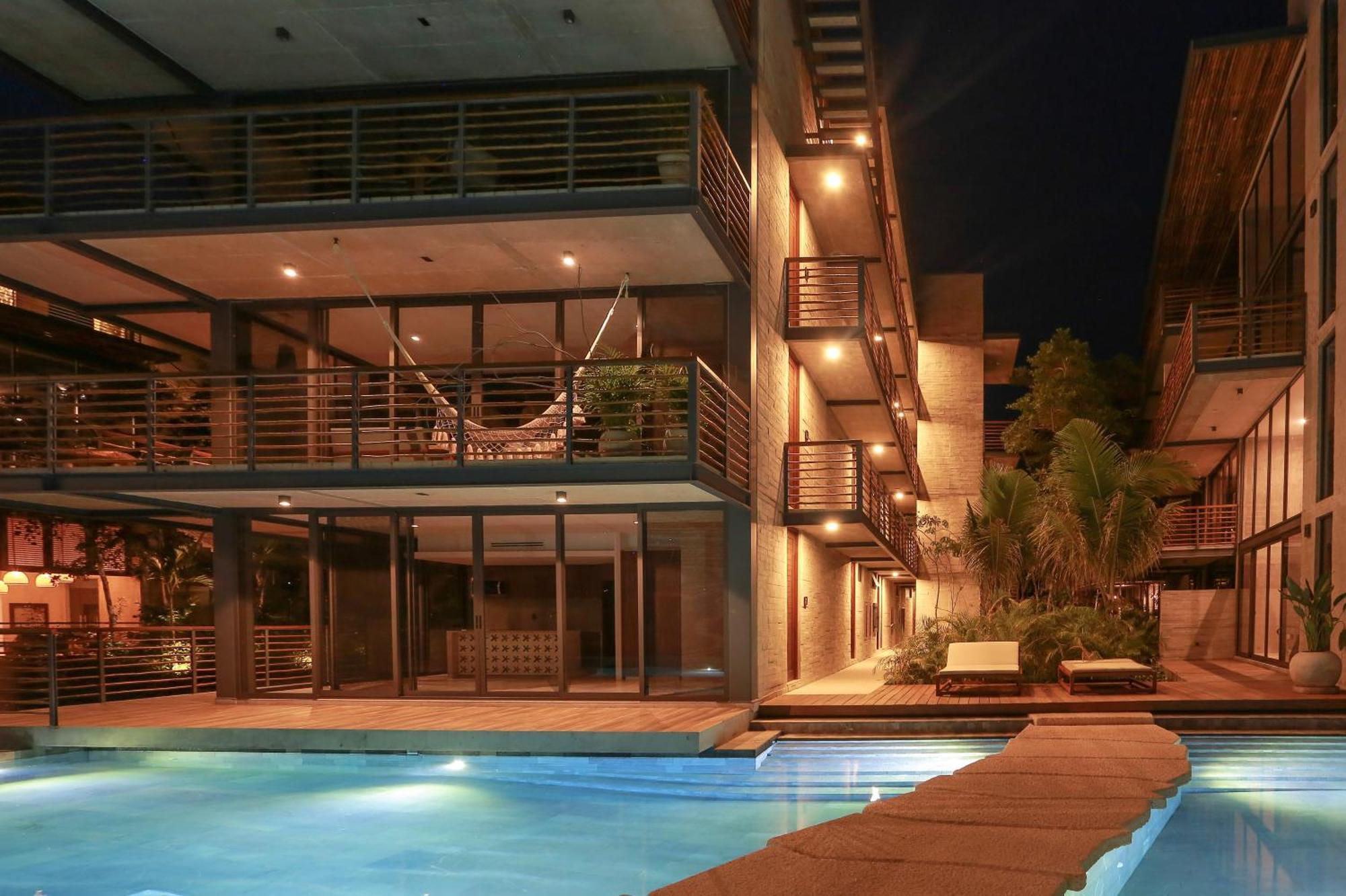 Luxury Penthouse - Jacuzzi, Gym, Pool, Sauna & Bbq *