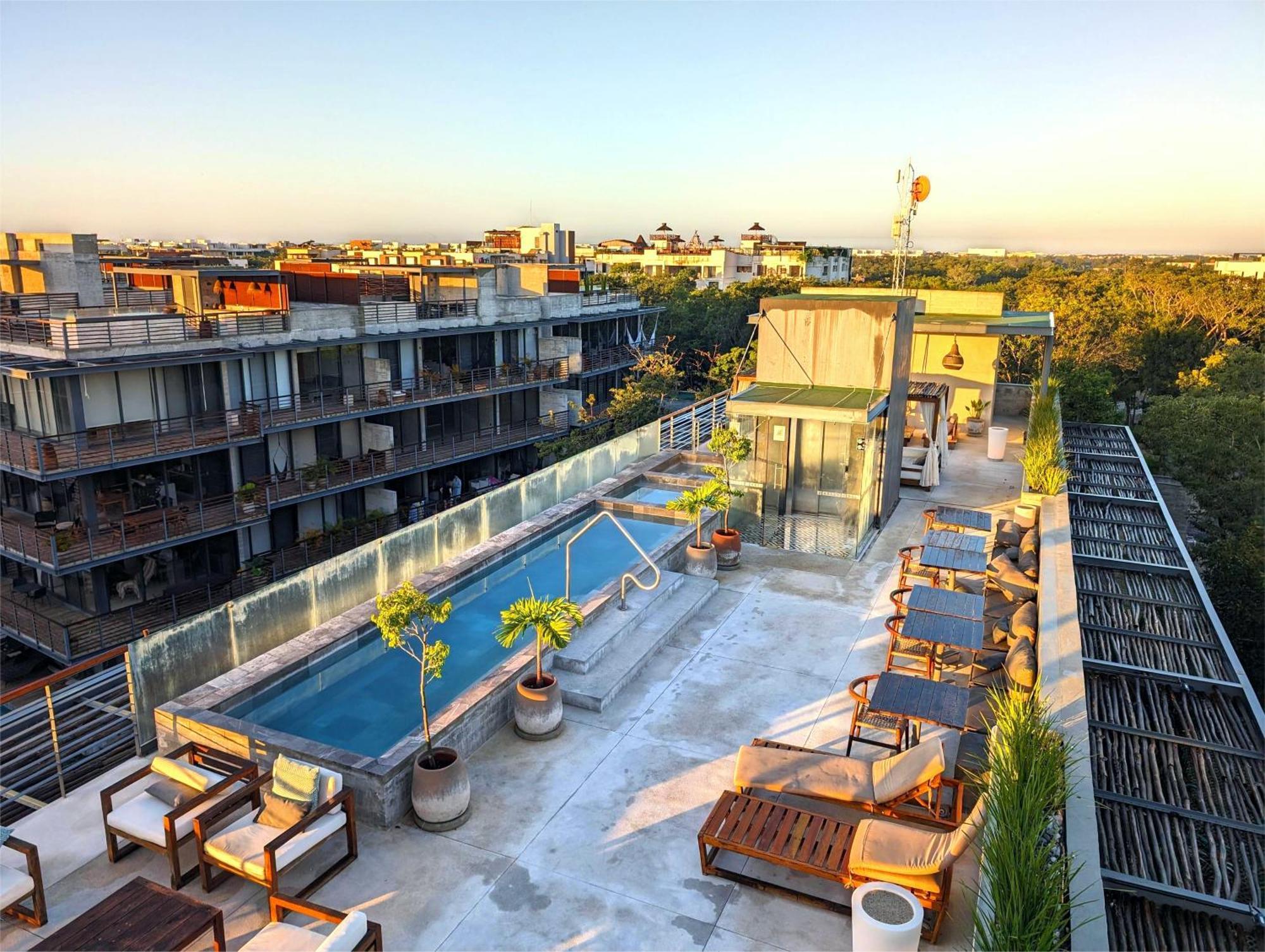 2-br Tropical Retreat With Sauna, Gym And Pool Apartamento