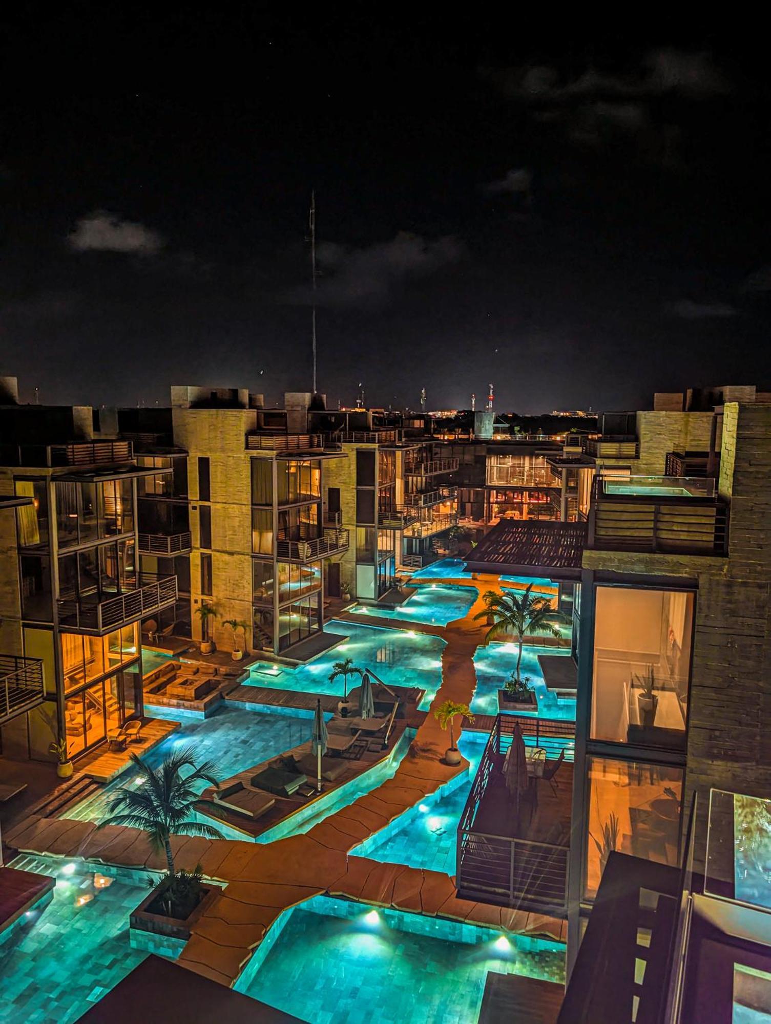 2-br Tropical Retreat With Sauna, Gym And Pool Apartamento
