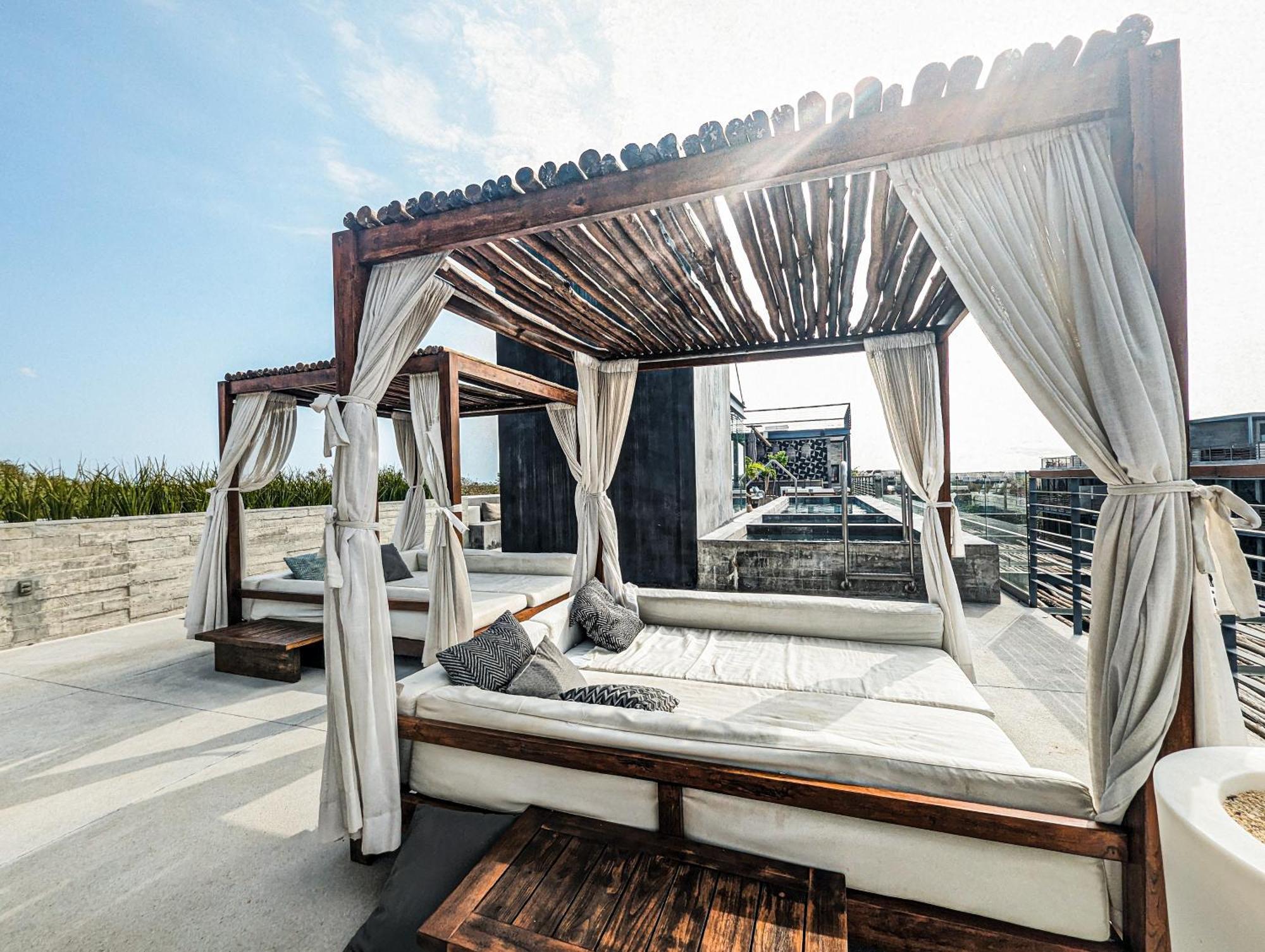 2-br Tropical Retreat With Sauna, Gym And Pool