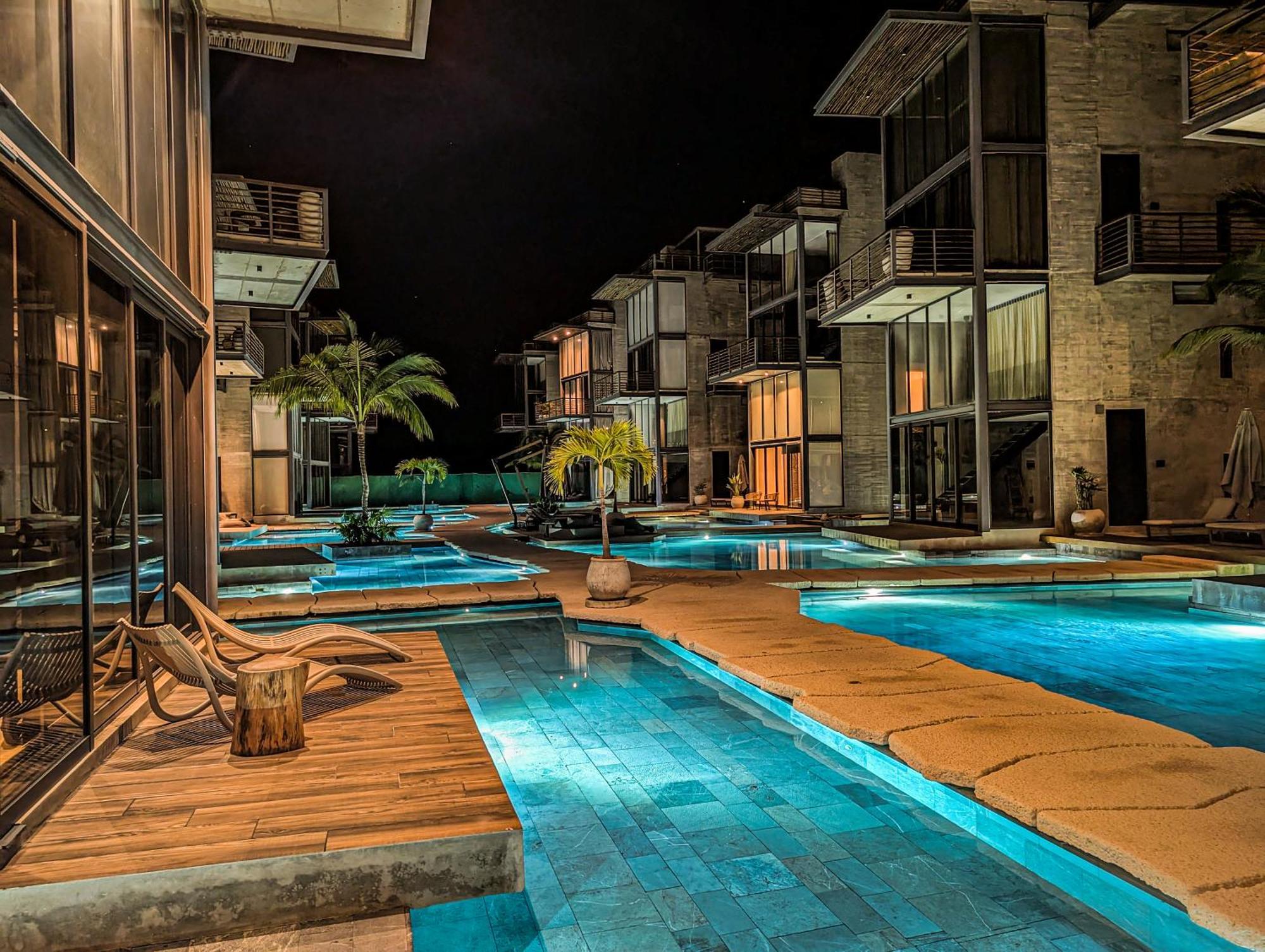 2-br Tropical Retreat With Sauna, Gym And Pool