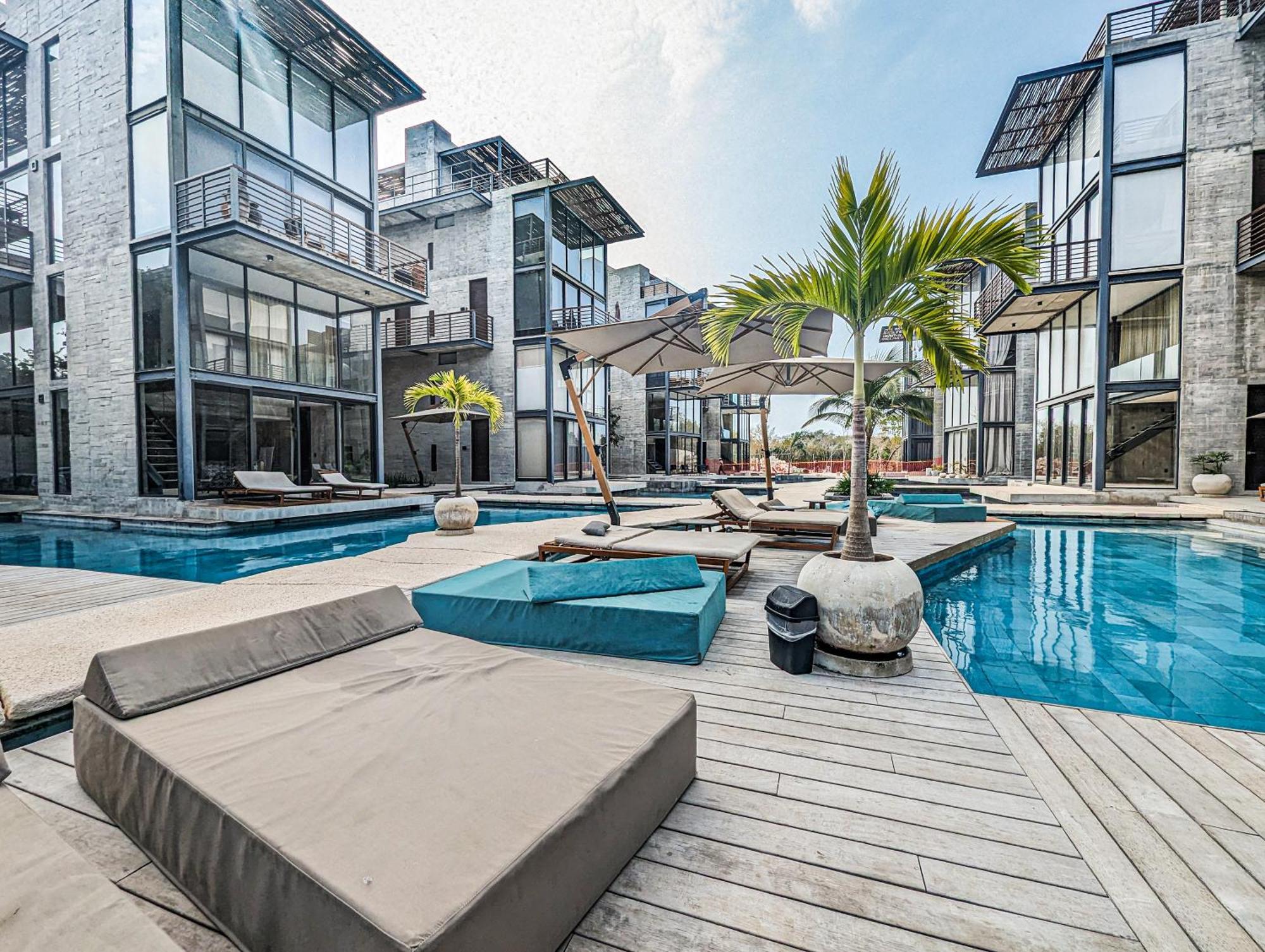 2-br Tropical Retreat With Sauna, Gym And Pool Apartamento