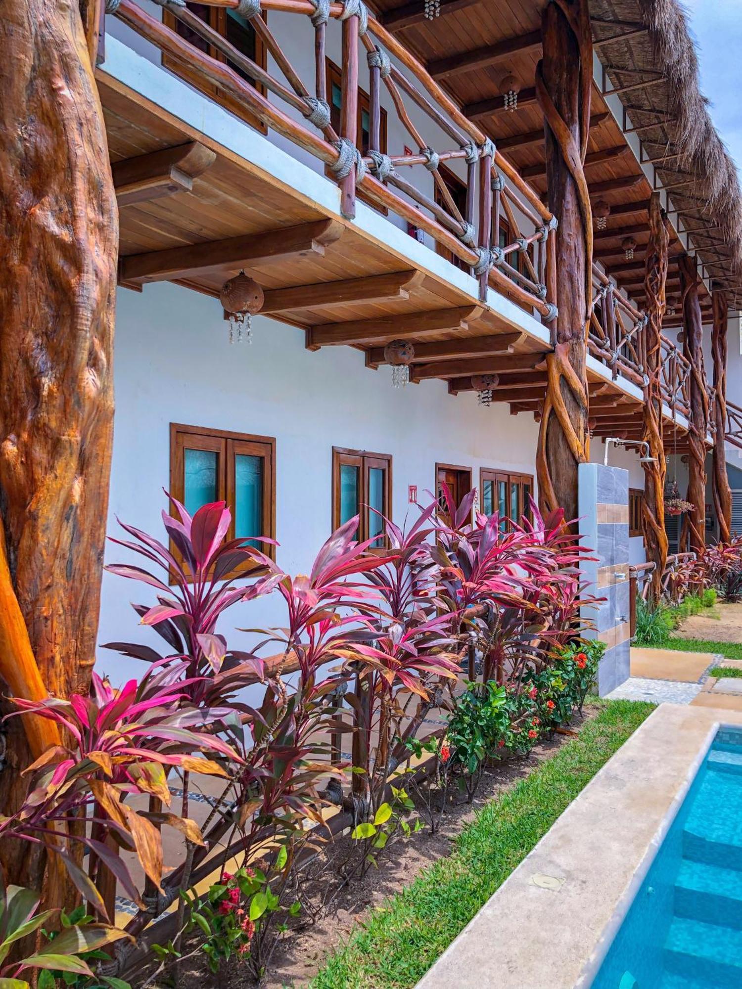 Hotel Hacienda Dos Ojos 4*