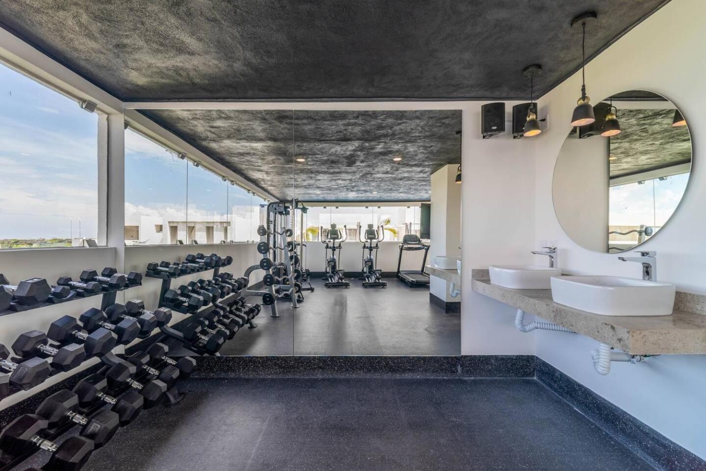 Lux With Private Plunge Pool, Gym *