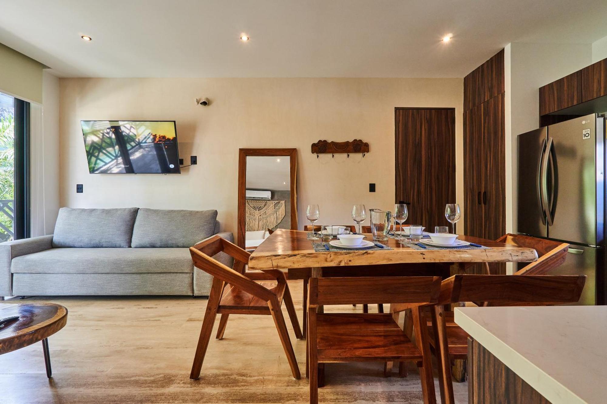 Tulum Escape - Stylish Pool, Gym & Parking *
