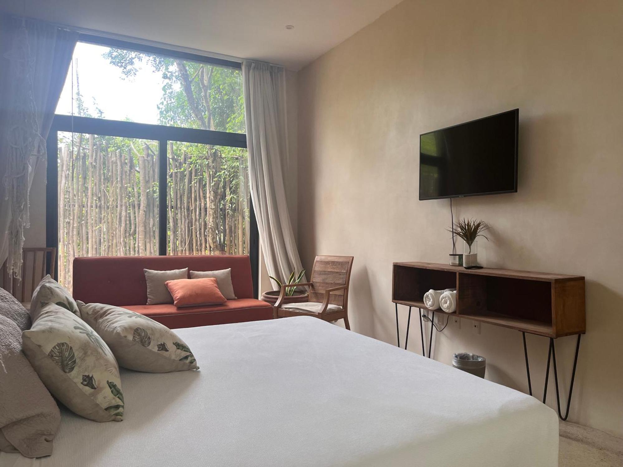 Luxe 3Br Stay - Private Terrace, Pool & Vibes