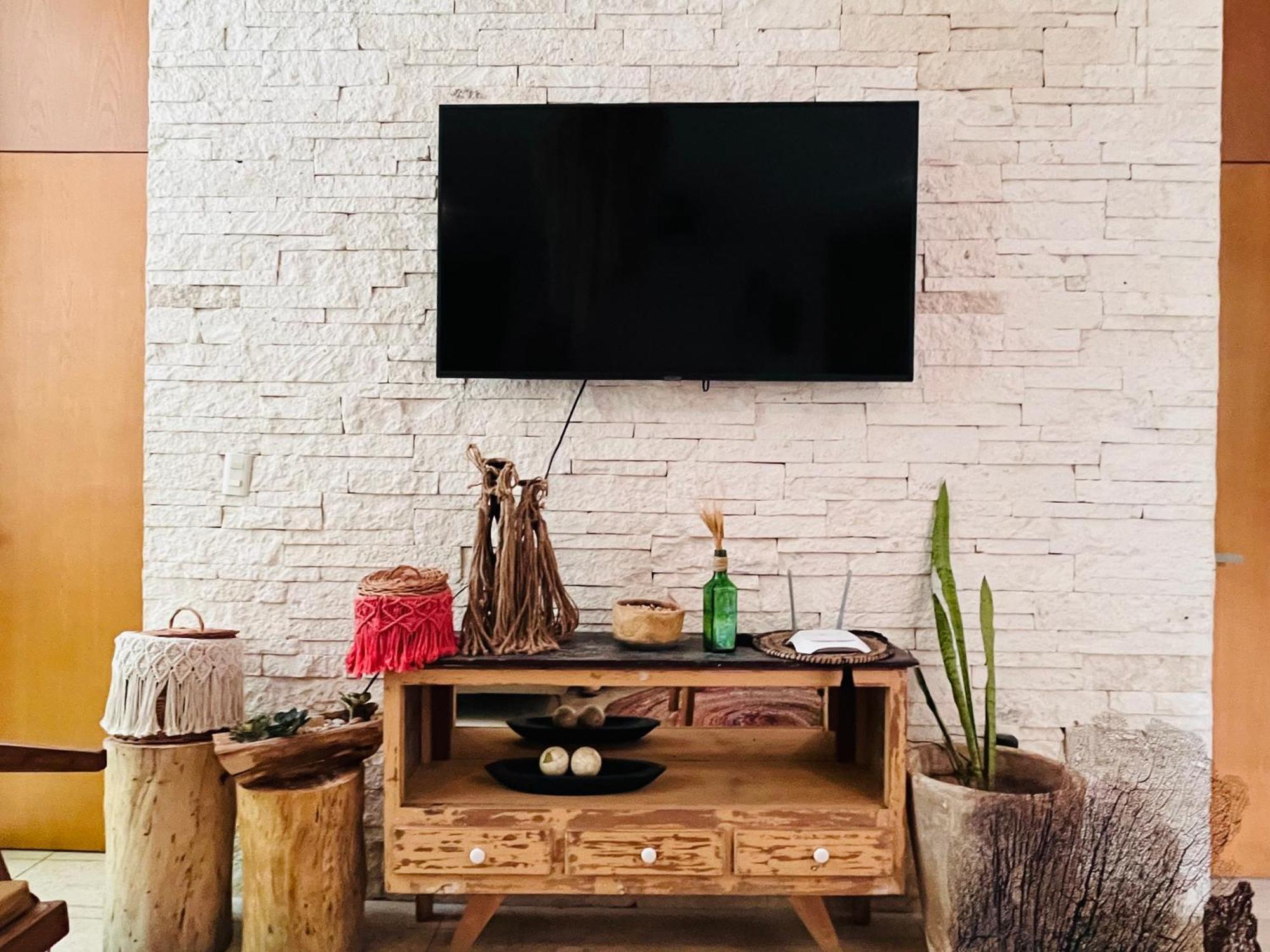 Luxe 3Br Stay - Private Terrace, Pool & Vibes Apartamento