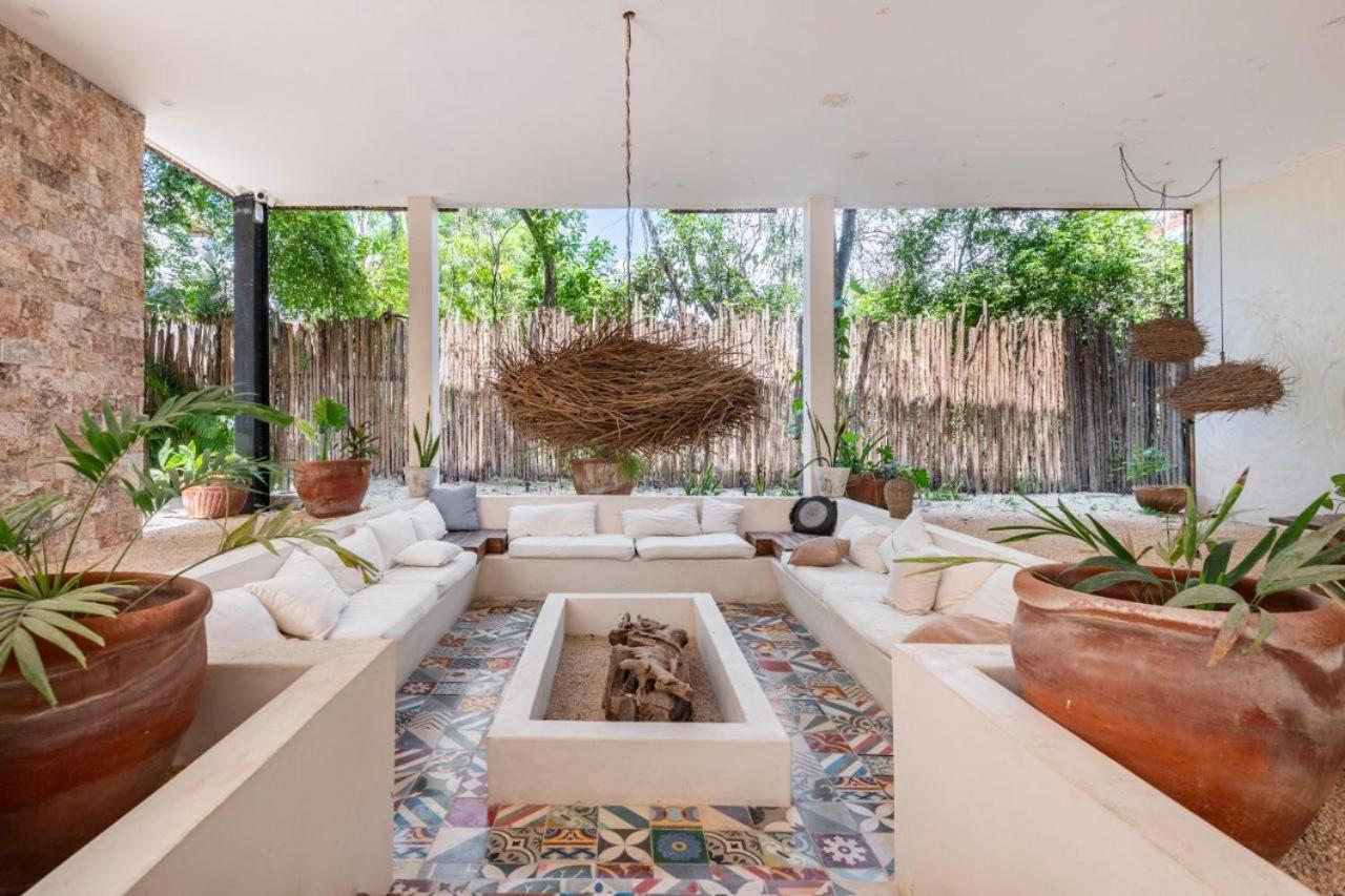 Luxe 3Br Stay - Private Terrace, Pool & Vibes Apartamento
