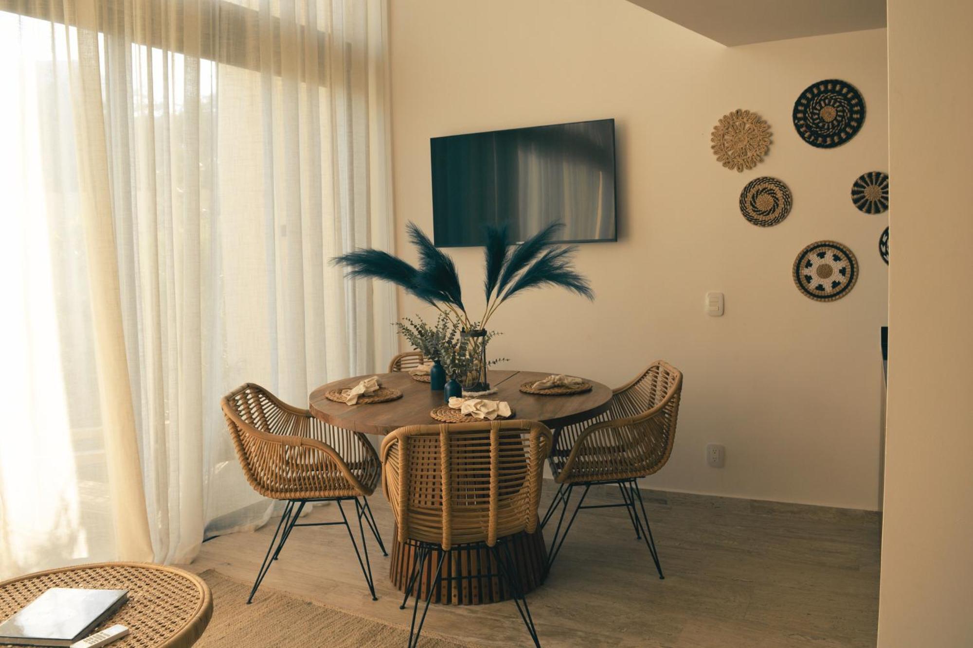 Loft Izel Sleeps 4 With Club Access, Close To La Veleta * Tulum