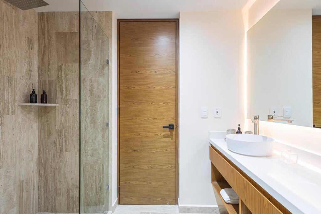 Stunning 2 Bd Mistiq Ph Rooftop Private Pool Apartamento
