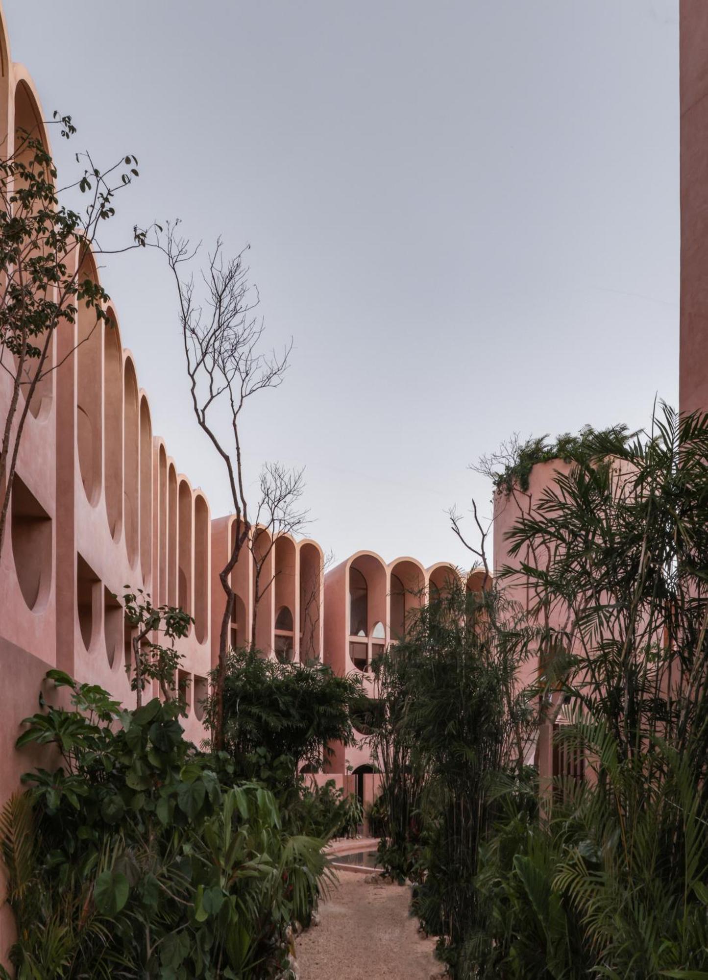 Babel Apartahotel *