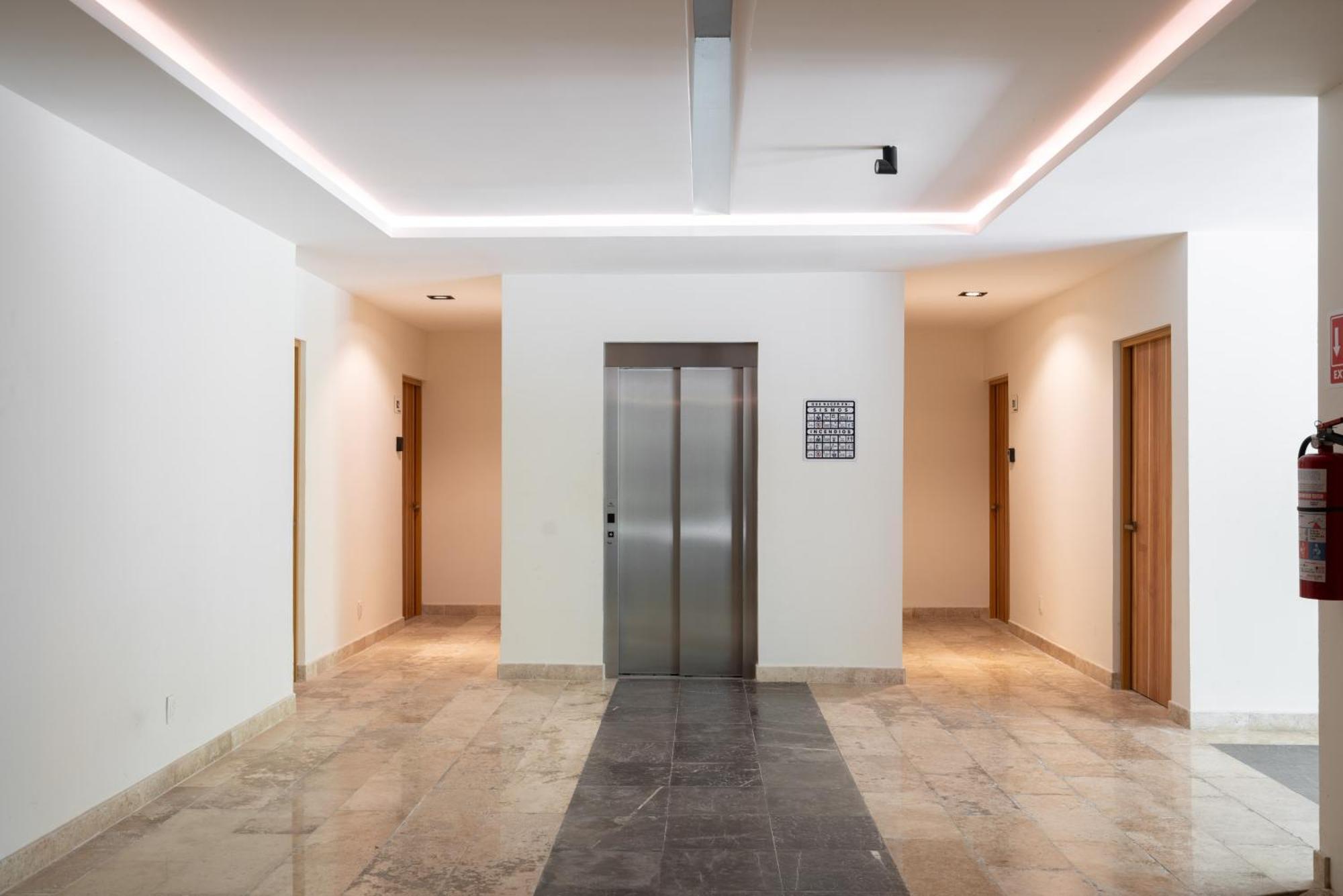 Private Pool Retreat Roof Terrace Gym Access Apartamento